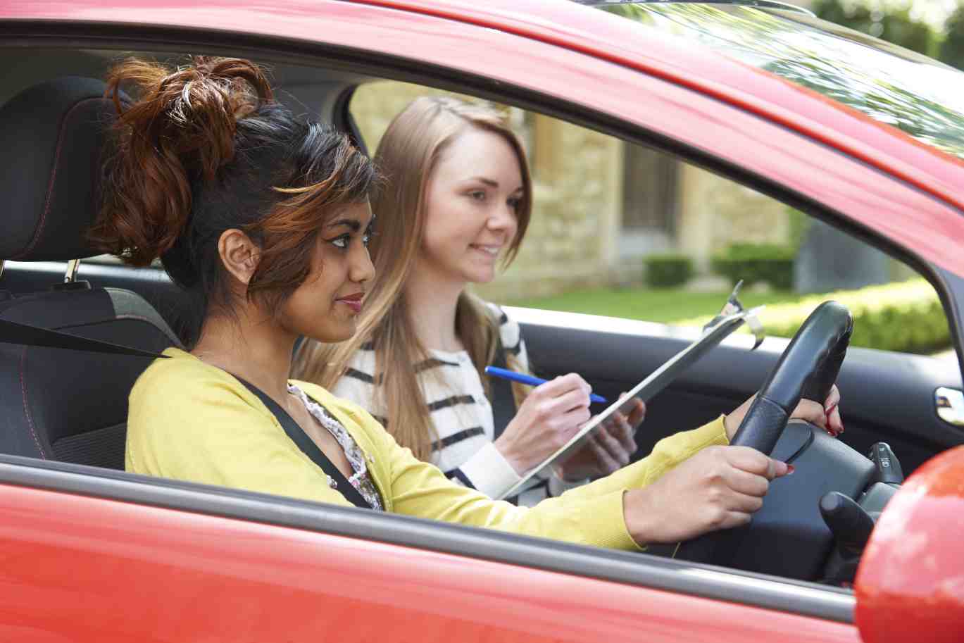 Top-rated Driving Lessons Female Instructor Winnipeg